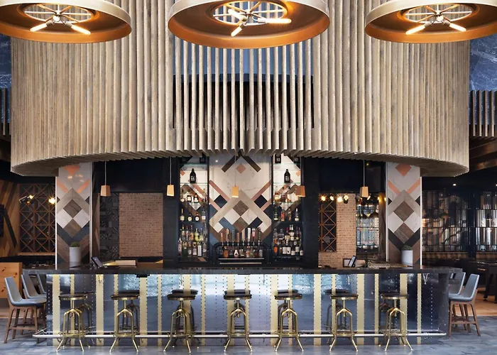 Delta Hotels By Marriott Edmonton Centre Suites